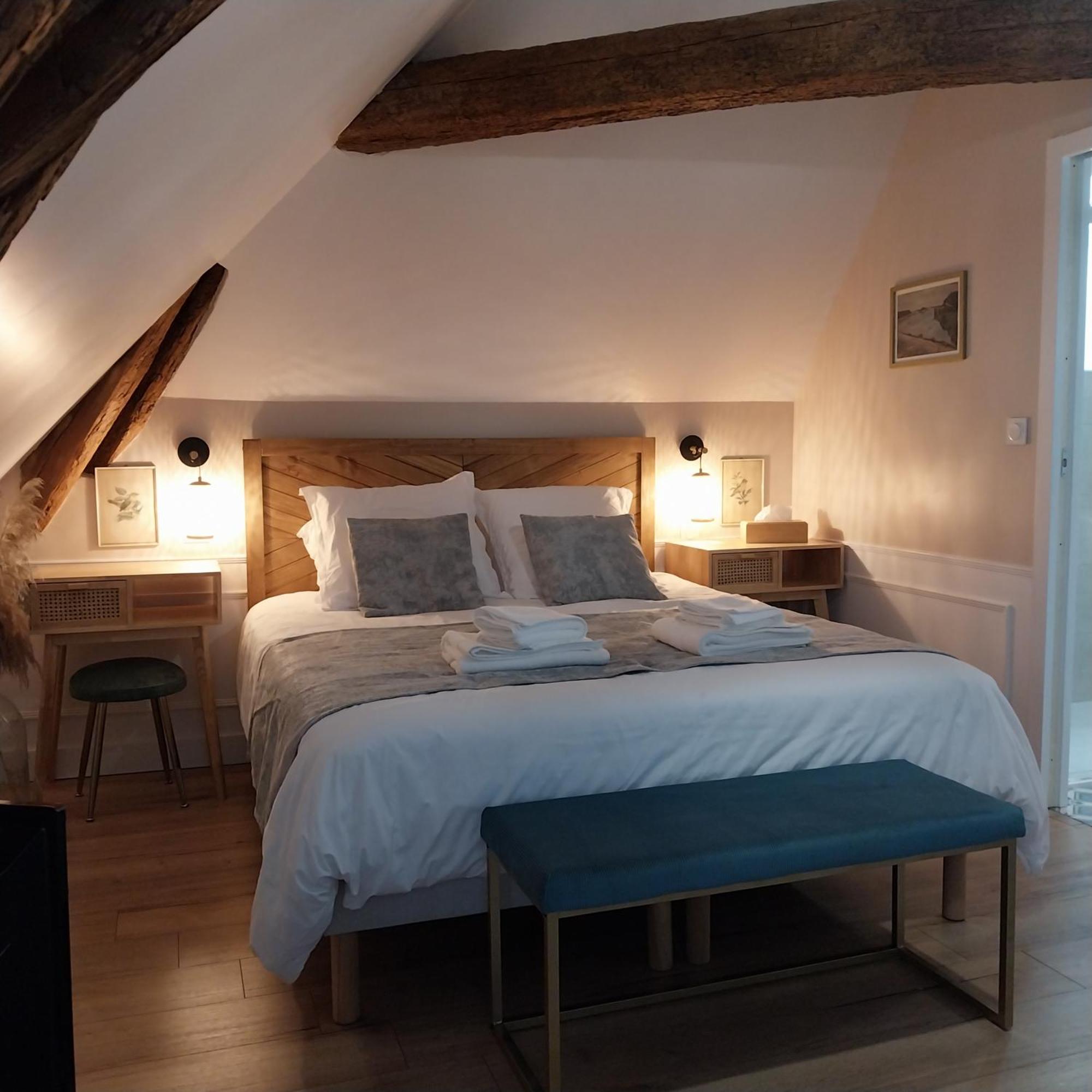 Le Griffon 1855 Hotel Saint-Laurent-Des-Autels Ngoại thất bức ảnh