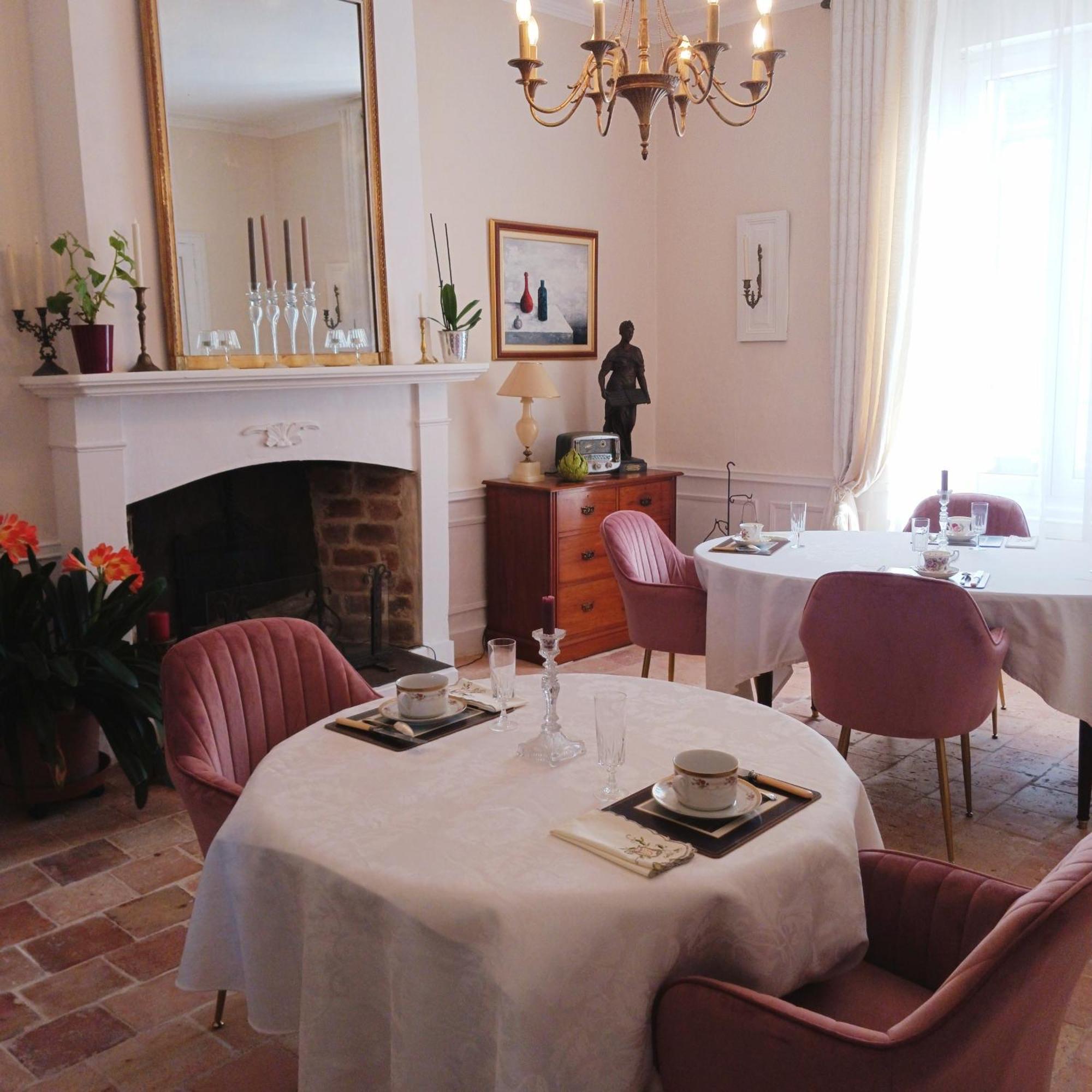 Le Griffon 1855 Hotel Saint-Laurent-Des-Autels Ngoại thất bức ảnh