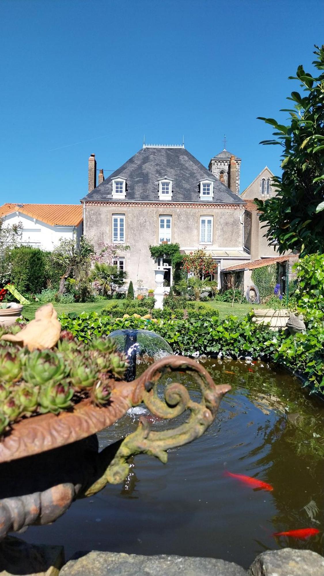 Le Griffon 1855 Hotel Saint-Laurent-Des-Autels Ngoại thất bức ảnh