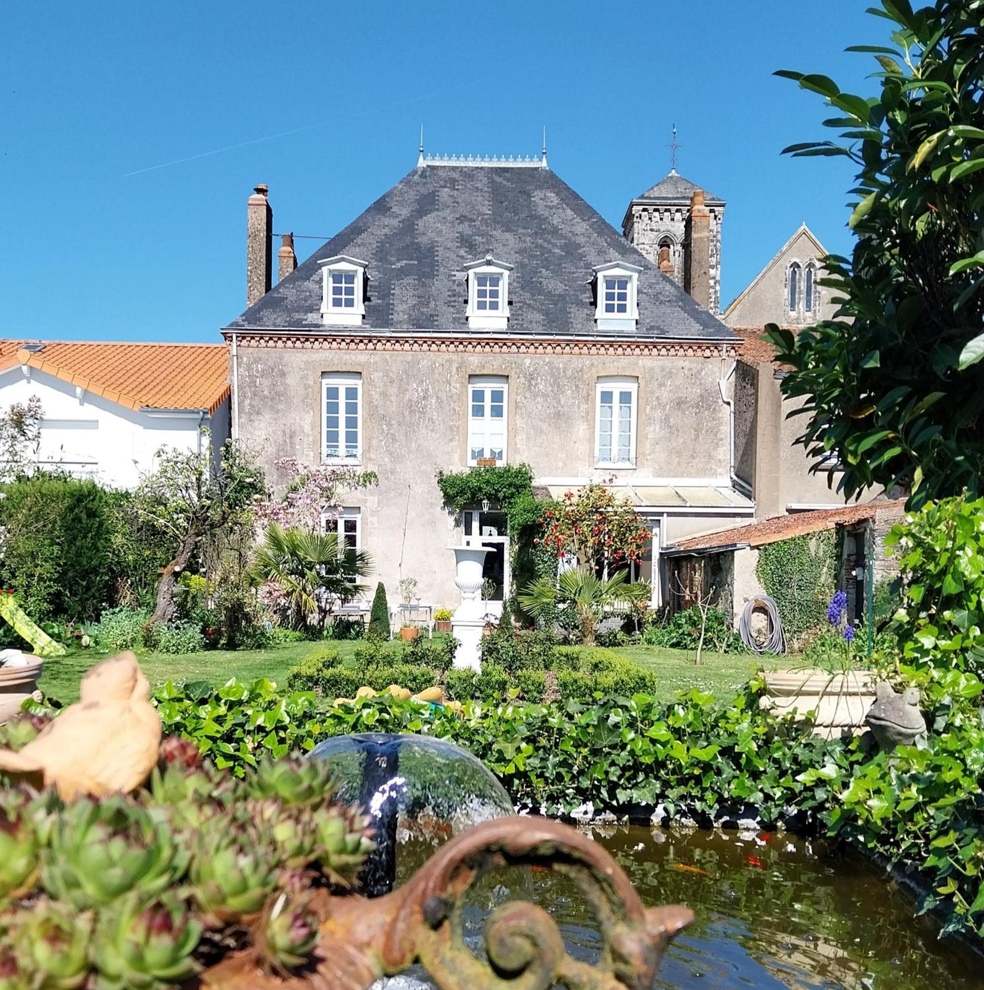 Le Griffon 1855 Hotel Saint-Laurent-Des-Autels Ngoại thất bức ảnh