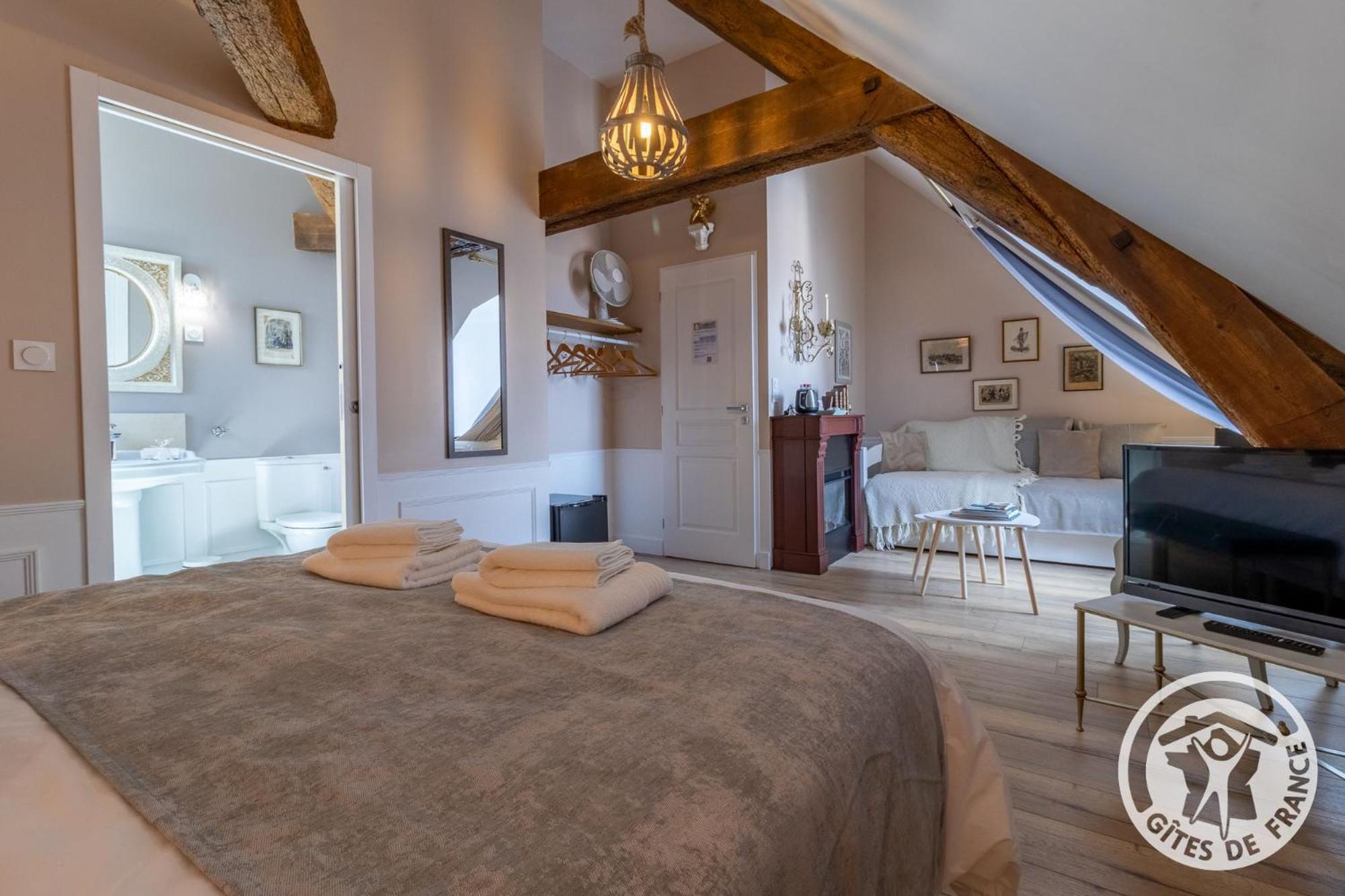 Chambres D'Hotes Le Griffon 1855 Saint-Laurent-Des-Autels Ngoại thất bức ảnh