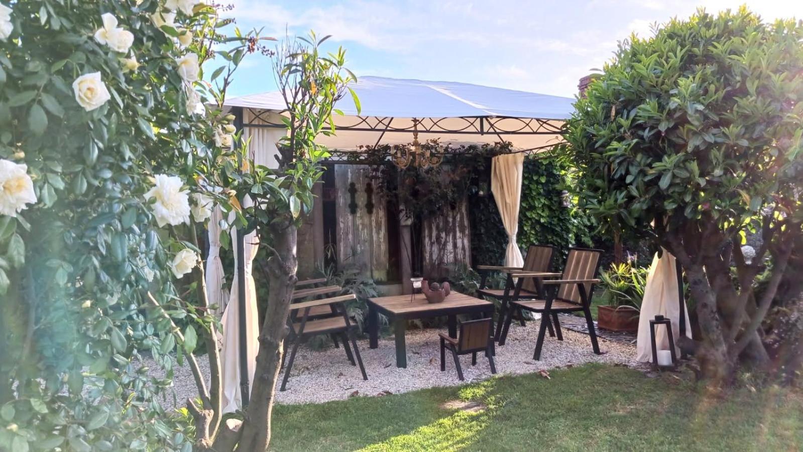 Le Griffon 1855 Hotel Saint-Laurent-Des-Autels Ngoại thất bức ảnh